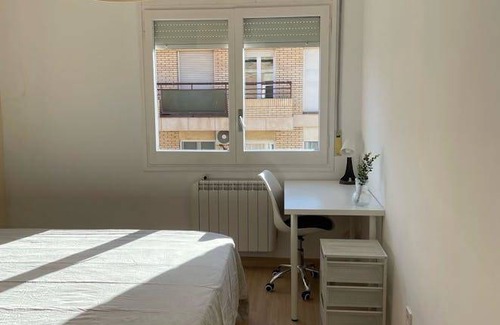 Placa Catalunya - Saldes Resort | 110 m² Private room ∙ 1 bedroom ∙ 5 guests