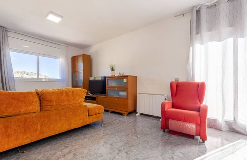 Castellet i la Gornal House | 115 m² House ∙ 1 bedroom ∙ 10 guests