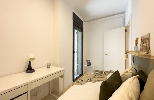 Sant Gervasi Resort | 120 m² Private room ∙ 1 bedroom ∙ 1 guest