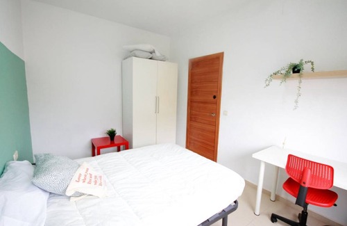 La Maternitat i Sant Ramon Resort | 120 m² Private room ∙ 1 bedroom ∙ 1 guest