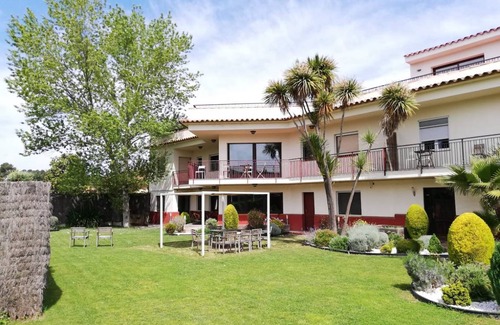 Bellaterra Other | 1200 m² Shared room ∙ 1 bedroom ∙ 1 guest