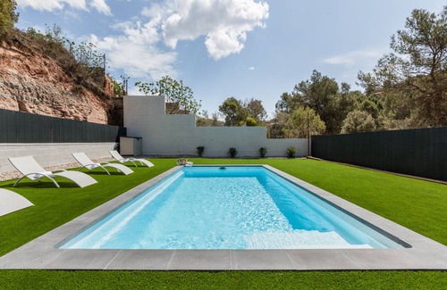 Castellnou de Bages Ski Chalet | 130 m² Chalet ∙ 3 bedrooms ∙ 6 guests