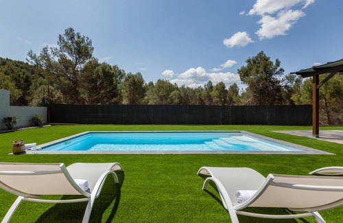 Castellnou de Bages Ski Chalet | 130 m² Chalet ∙ 3 bedrooms ∙ 6 guests