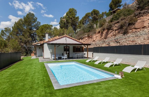 Castellnou de Bages Ski Chalet | 130 m² Chalet ∙ 3 bedrooms ∙ 6 guests