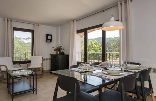 Castellnou de Bages Cottage | 145 m² Cabin ∙ 3 bedrooms ∙ 8 guests
