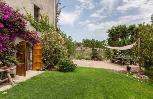 Castellet i la Gornal House | 150 m² House ∙ 2 bedrooms ∙ 6 guests