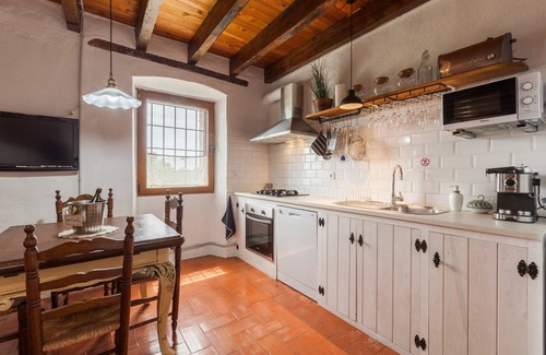 Castellet i la Gornal House | 150 m² House ∙ 2 bedrooms ∙ 6 guests