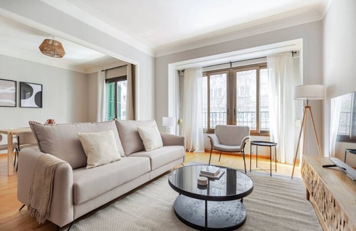 Sant Gervasi Apartment | 156 m² Apartment ∙ 4 bedrooms ∙ 7 guests