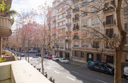 Sant Gervasi Apartment | 156 m² Apartment ∙ 4 bedrooms ∙ 7 guests