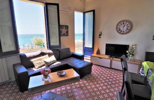 Masnou Apartment | 160 m² Apartment ∙ 5 bedrooms ∙ 14 guests