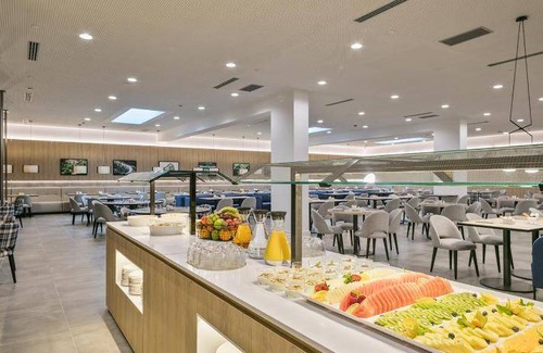 Poblenou Hotel | 18 m² Hotel ∙ 127 guests