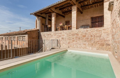 Sant Mateu de Bages House | 180 m² House ∙ 4 bedrooms ∙ 12 guests