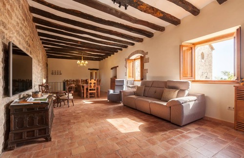 Sant Mateu de Bages House | 180 m² House ∙ 4 bedrooms ∙ 12 guests