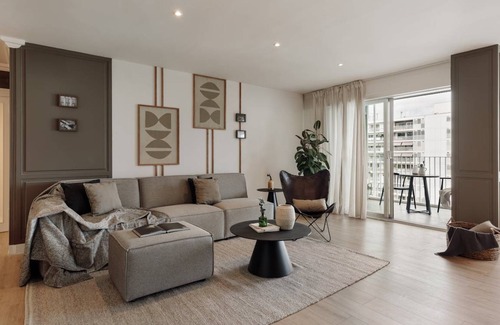 Sarria Apartment | 183 m² Apartment ∙ 5 bedrooms ∙ 8 guests