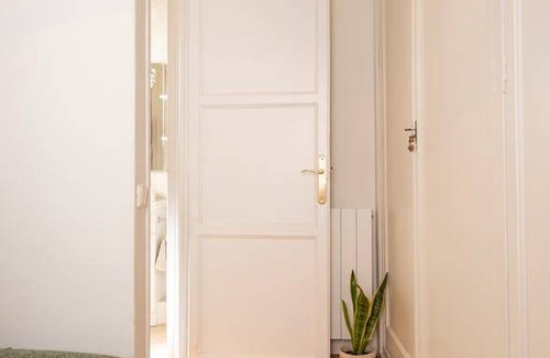 Sant Gervasi – la Bonanova Resort | 196 m² Private room ∙ 1 bedroom ∙ 1 guest