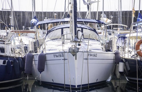 Masnou Boat Rental | 20 m² Houseboat ∙ 3 bedrooms ∙ 6 guests