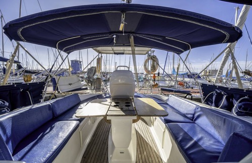 Masnou Boat Rental | 20 m² Houseboat ∙ 3 bedrooms ∙ 6 guests
