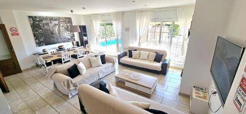 Sant Vicenc de Montalt House | 200 m² House ∙ 6 bedrooms ∙ 16 guests