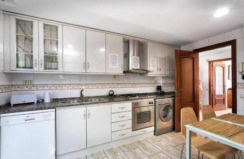 Sant Vicenc de Montalt House | 200 m² House ∙ 6 bedrooms ∙ 16 guests
