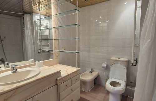 Sant Gervasi – la Bonanova Resort | 200 m² Private room ∙ 1 bedroom ∙ 1 guest