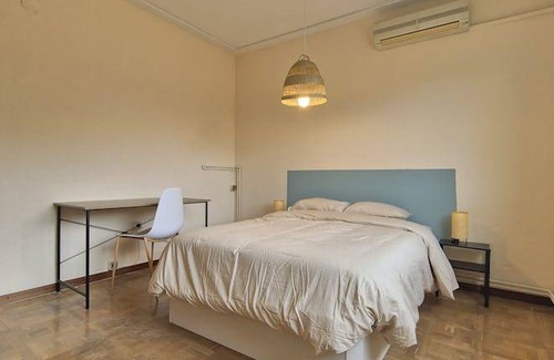 Sant Gervasi – la Bonanova Resort | 200 m² Private room ∙ 1 bedroom ∙ 1 guest