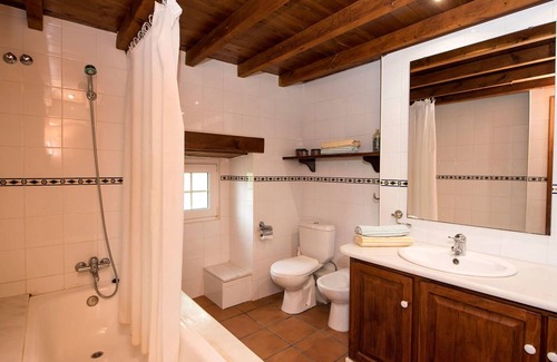 Viladecavalls House | 200 m² House ∙ 4 bedrooms ∙ 8 guests