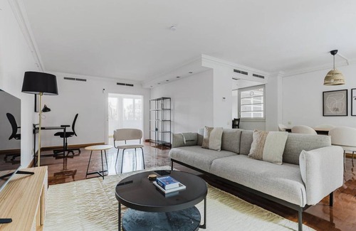 Sarria Apartment | 223 m² Apartment ∙ 3 bedrooms ∙ 6 guests