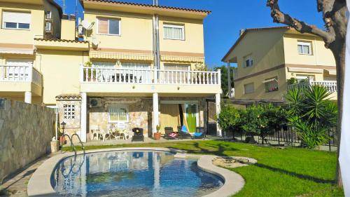 Mataro Villa | 230 m² Villa ∙ 5 bedrooms ∙ 12 guests