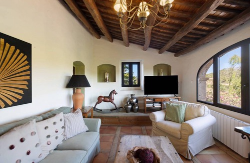 El Bruc House | 246 m² House ∙ 5 bedrooms ∙ 15 guests