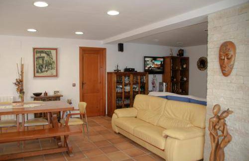 Sant Antoni de Vilamajor House | 250 m² House ∙ 5 bedrooms ∙ 17 guests