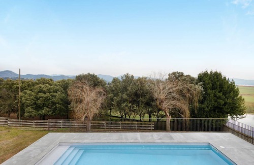 Avia House | 250 m² House ∙ 5 bedrooms ∙ 25 guests