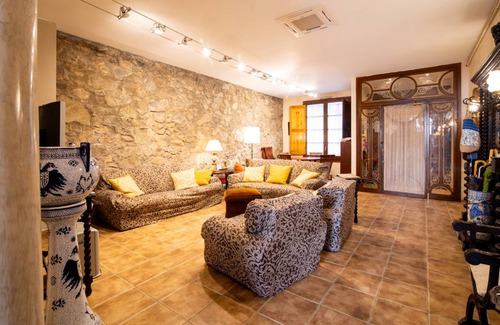 Premia de Mar House | 250 m² House ∙ 5 bedrooms ∙ 14 guests