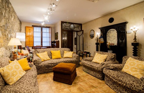 Premia de Mar House | 250 m² House ∙ 5 bedrooms ∙ 14 guests