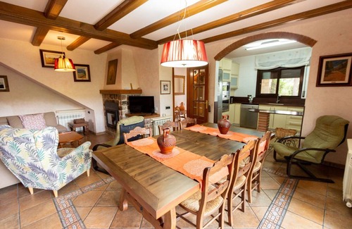 Vacarisses Villa | 250 m² Villa ∙ 5 bedrooms ∙ 9 guests