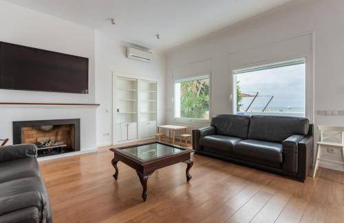 Castelldefels Villa | 250 m² Villa ∙ 4 bedrooms ∙ 10 guests