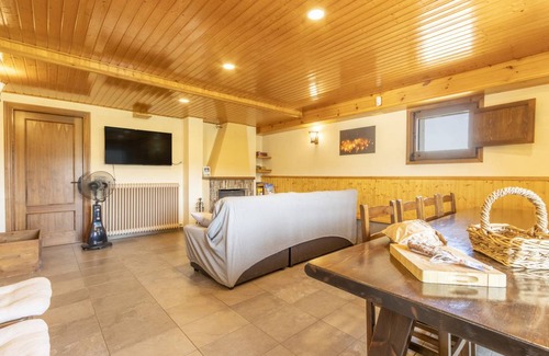 Santa Maria de Merles House | 258 m² House ∙ 5 bedrooms ∙ 15 guests