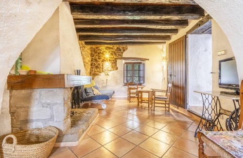Casserres House | 264 m² House ∙ 3 bedrooms ∙ 9 guests