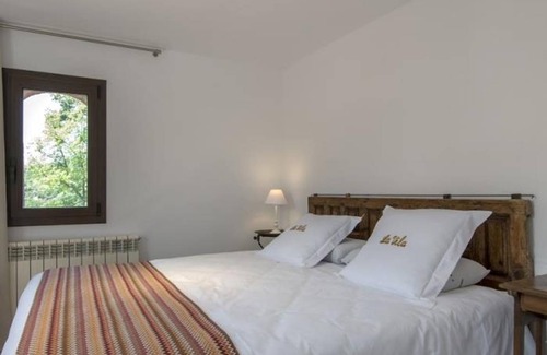 Castellnou de Bages Cottage | 290 m² Cabin ∙ 6 bedrooms ∙ 14 guests