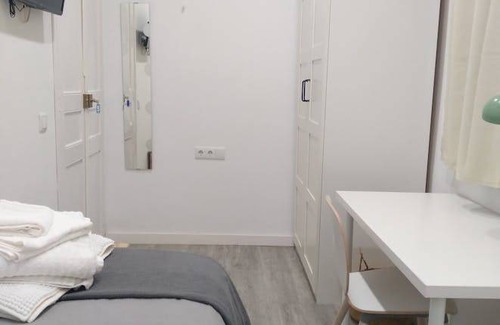 El Prat de Llobregat Resort | 290 m² Private room ∙ 1 bedroom ∙ 1 guest
