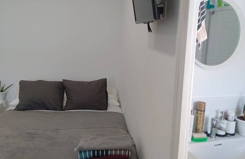 El Prat de Llobregat Resort | 290 m² Private room ∙ 1 bedroom ∙ 1 guest