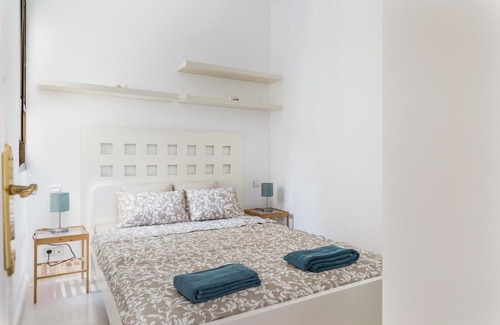 La Sagrada Familia Apartment | 2BR - 1BH APARTMENT 5 min WALK from SAGRADA FAMILIA