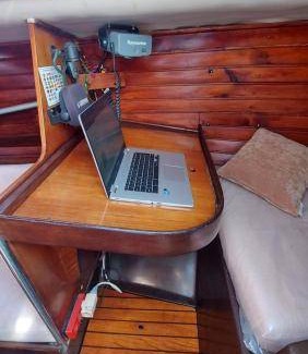 Sitges Boat Rental | 30 m² Houseboat ∙ 1 bedroom ∙ 5 guests