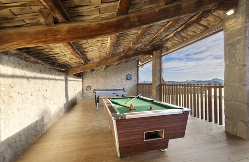 Berga House | 300 m² House ∙ 9 bedrooms ∙ 18 guests