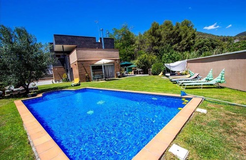 Can Vinyals Villa | 300 m² Villa ∙ 5 bedrooms ∙ 14 guests