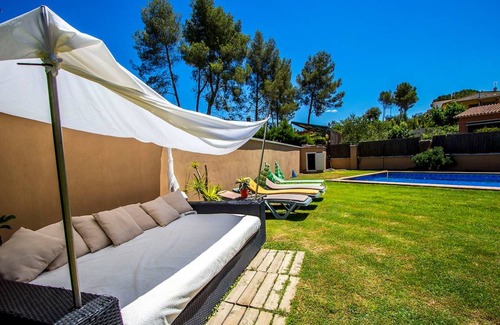 Can Vinyals Villa | 300 m² Villa ∙ 5 bedrooms ∙ 14 guests