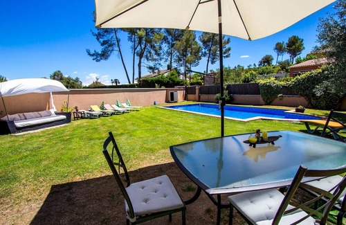 Can Vinyals Villa | 300 m² Villa ∙ 5 bedrooms ∙ 14 guests