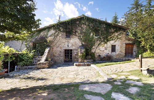 Llinars del Valles House | 350 m² House ∙ 4 bedrooms ∙ 11 guests