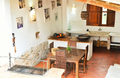 Els Hostalets de Pierola House | 350 m² House ∙ 6 bedrooms ∙ 16 guests