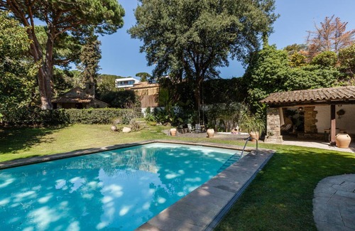 Premia de Dalt Villa | 350 m² Villa ∙ 5 bedrooms ∙ 10 guests
