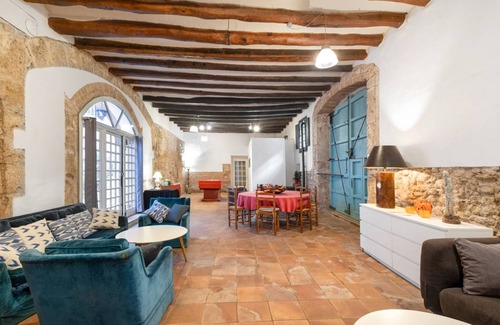 Capellades House | 400 m² House ∙ 7 bedrooms ∙ 22 guests